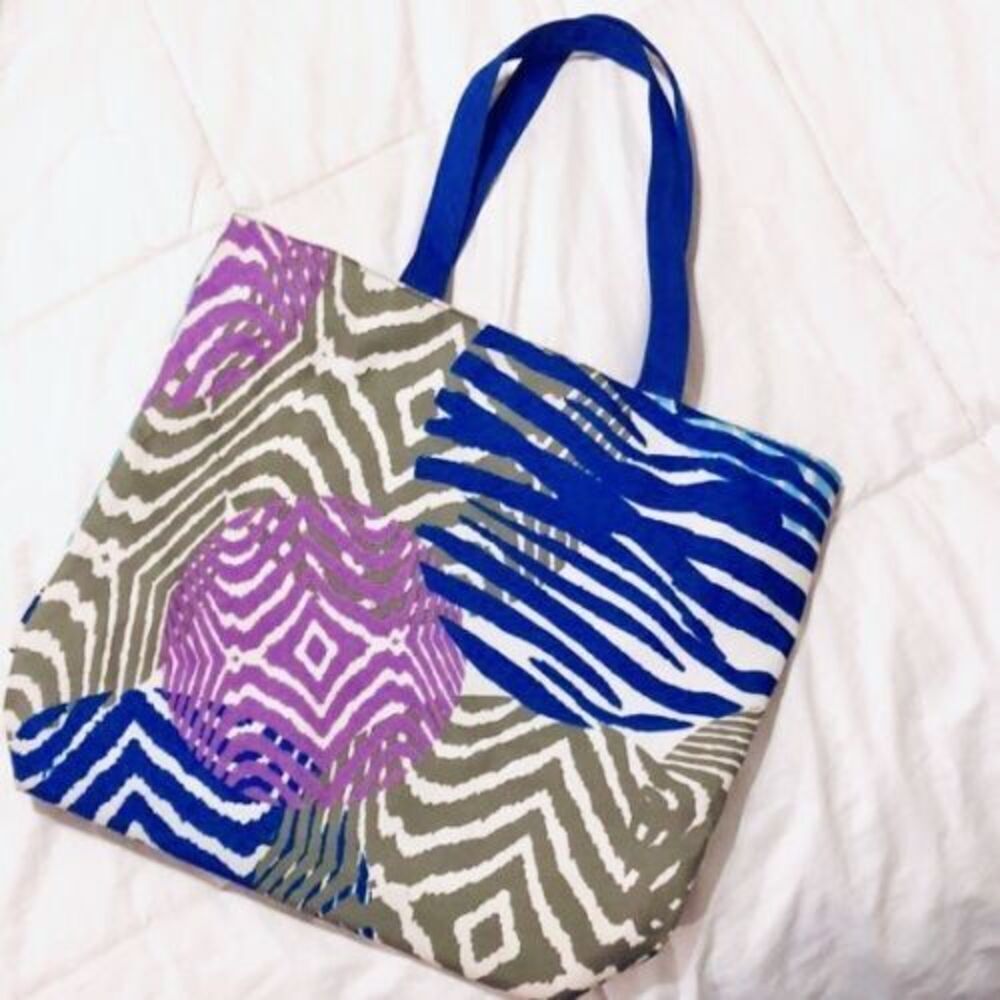 New Estee Lauder Geometric Print,Lined White Off, Blue, Purple,Green Tote Bag